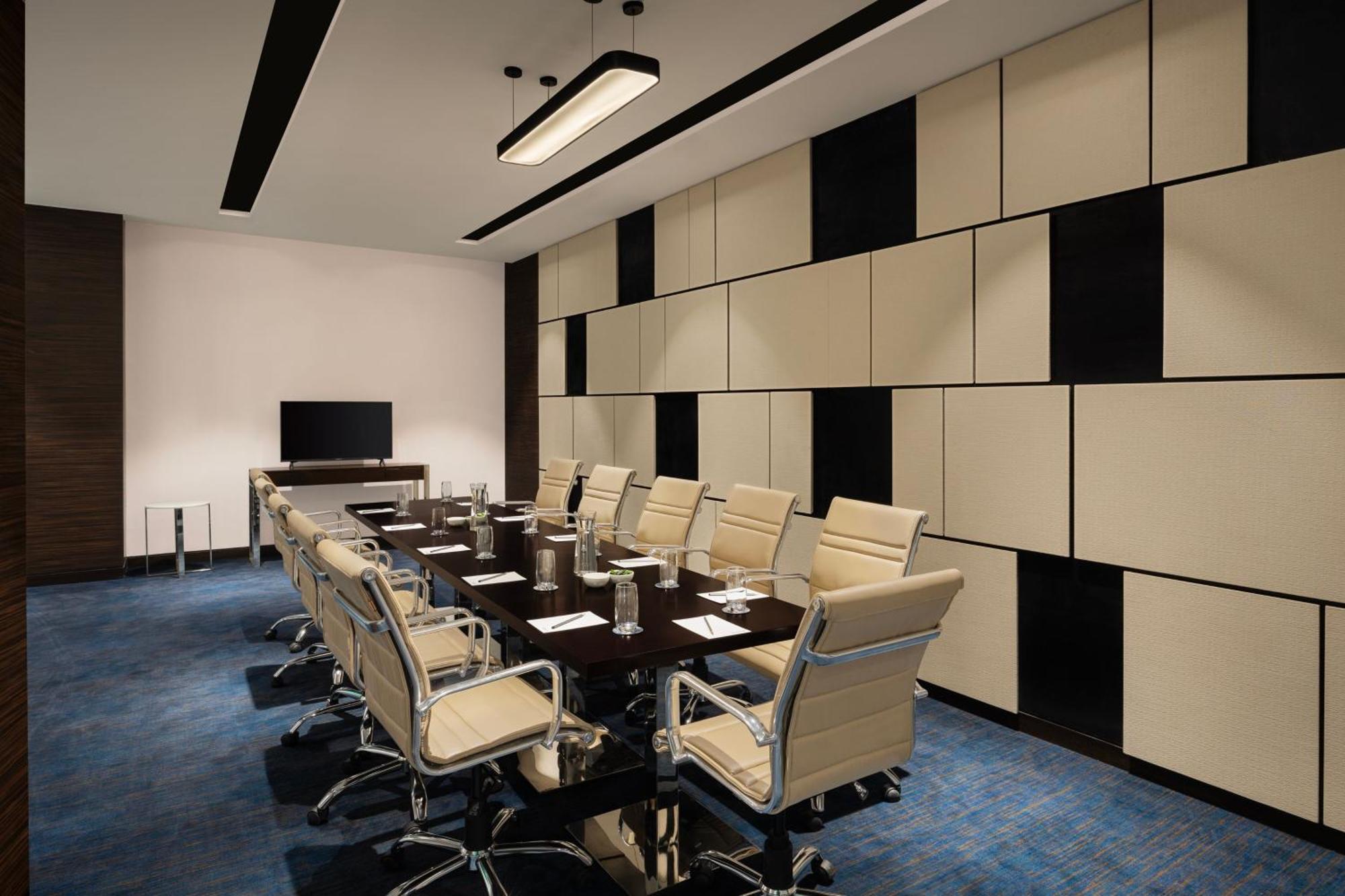 Hotel Fairfield By Marriott Agra 4*